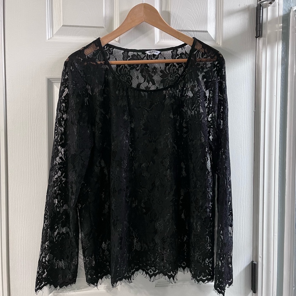 Long sleeve lace top.